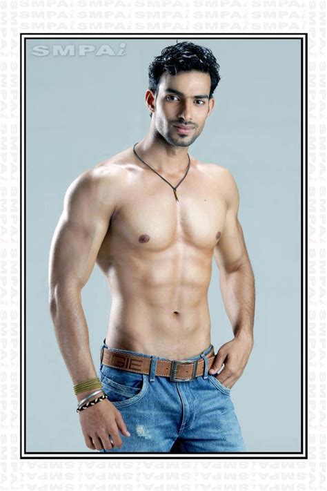 SHIRTLESS HUNKS Shirtless Hot Hunks