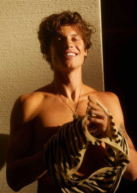 Home Twitter Hot Shawn Mendes Shawn Mendes Shirtless Singer