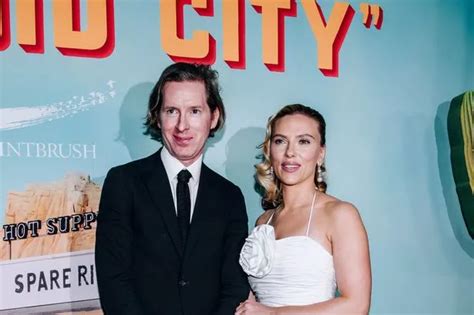 Scarlett Johansson S Nude Scene Made Wes Anderson So Uncomfortable He Had To Hide Daily Star
