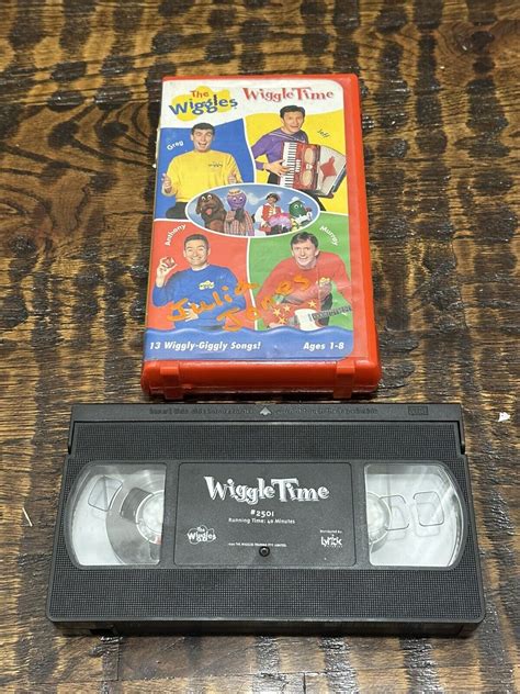 Lot Of 3 The Wiggles Yule Be Wiggling Vhs 2002 The Wiggles Wiggle Time Plus 45986025081 Ebay