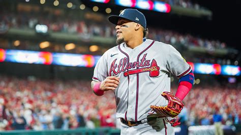 Orlando Arcia của Braves troll người hâm mộ Phillies trong trận đấu