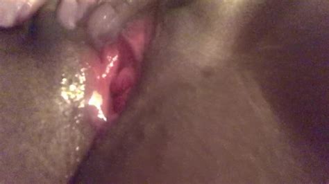 Close Up Finger Fuck and Squirt Before Bed Vidéos Porno Gratuites YouPorn