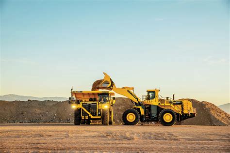 Why Komatsu WA900-8 wheel loader features = productivity