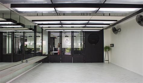 Hot Yo Studio N U S A E