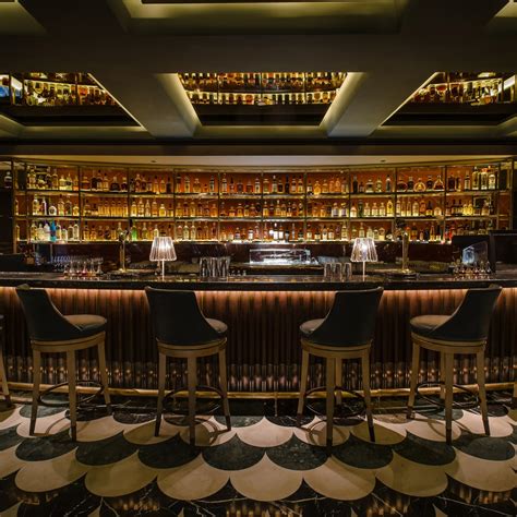 Manhattan Bar - Bar Review | Condé Nast Traveler