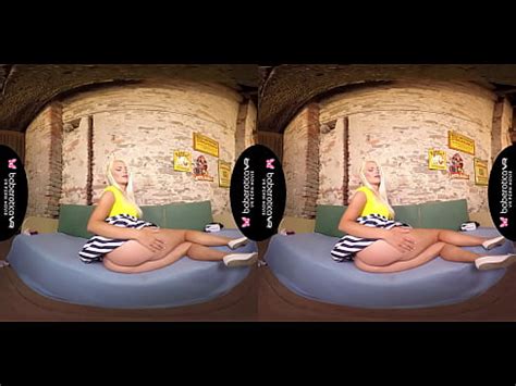 Solo Blonde Izzy Delphine Is Using A Sex Toy In VR XVIDEOS