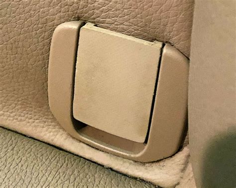 Archivo Stl Gratis Tapa De Anclaje Para Asiento Infantil Bmw E