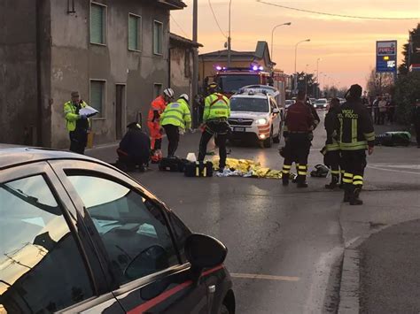 Moto Contro Auto Schianto Fatale Muore Un 27enne Giornale Di Brescia