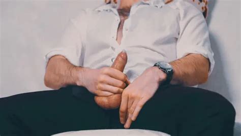 Handsome Noel Dero Watches Porn And Caresses His Dick In A Condom Close Up Gay Porn XHamster