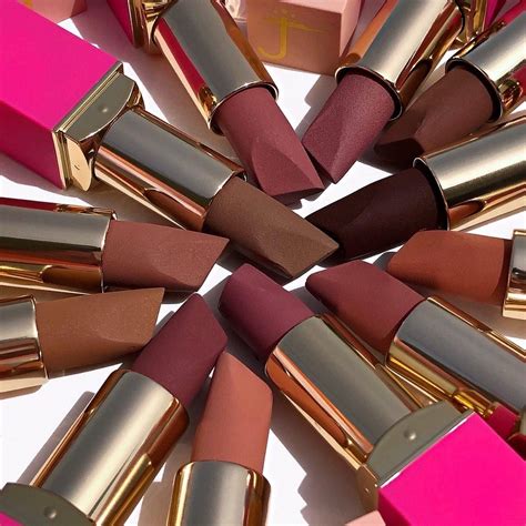 Pin By Athi Makitshi On Lippies Lipstick Lipstick Kit Perfect Nude