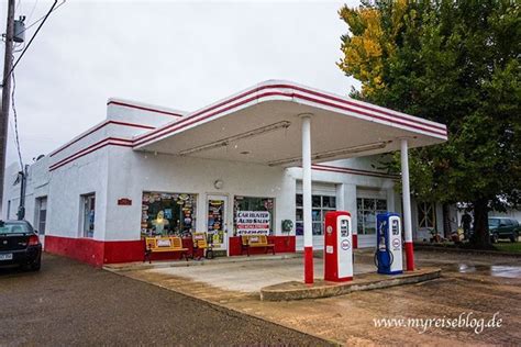 Pin By David Bassett On Workshop Gas Station Old Gas Stations