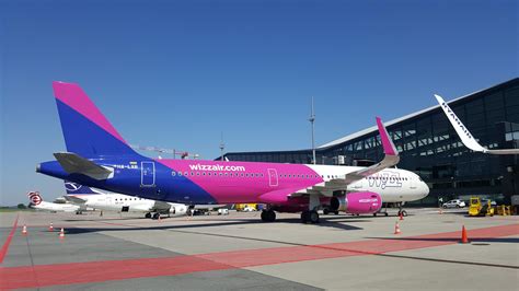 Linie Lotnicze Wizz Air Og Osi Y Zmiany W Wakacyjnej Siatce Po Cze