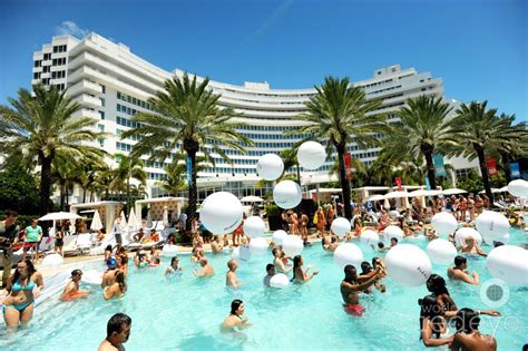 Iheartradio Pool Party At Fontainebleau World Red Eye World Red Eye