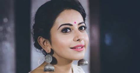 DESI ACTRESS PICTURES South Indian Actress Rakul Preet Singh Hot Photo Shoot In Sleeveless
