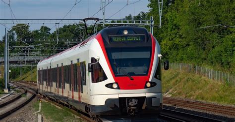 Ffentlicher Verkehr Cff Rer Vaud F R Lex Stadler Flirt Rabe