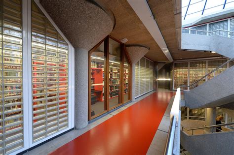 Leiden University Library project - Artigo