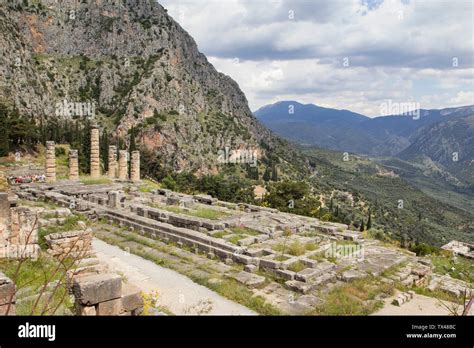 Greece, Delphi, Temple of Apollo Stock Photo - Alamy