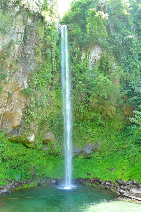 Katibawasan Falls in Camiguin : A stunning waterfalls in Camiguin