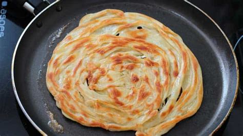 Receta De Pan Plano Malayo Roti Canai El Mundo Eats