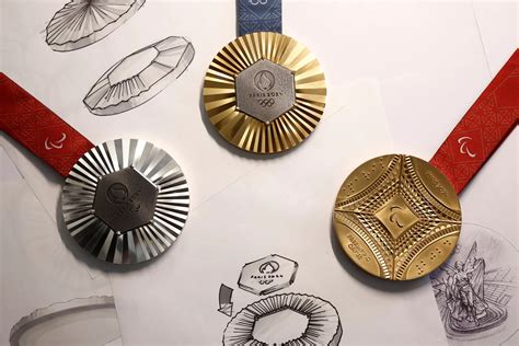 Material da Torre Eiffel integra medalhas dos Jogos Olímpicos de Paris