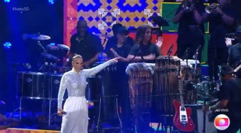 Filho de Ivete Sangalo Marcelo rouba a cena em show da mãe na Globo