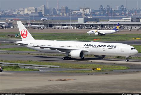 JA731J Japan Airlines Boeing 777 346ER Photo By Christopher Schmitt