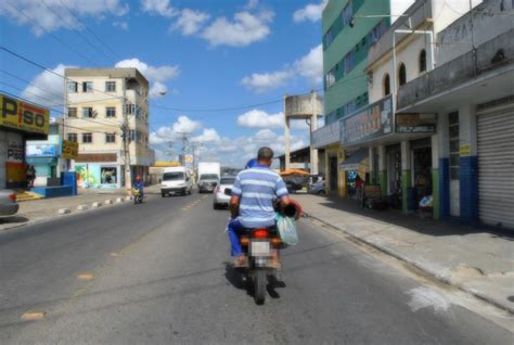 Motociclista Flagrado Levando Passageiro Sem Capacete Em Conquista