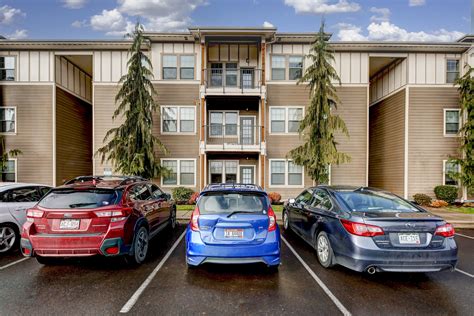 Commuters found a surprising shortcut inside the 7th street station 11