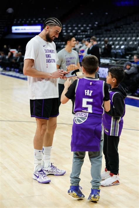 Sacramento Kings Guard Chris Duarte 3 Signs Autographs For Fans