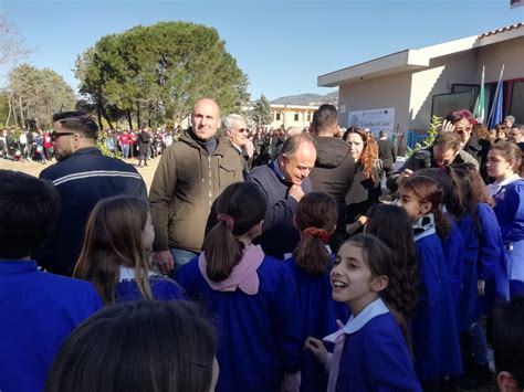 Fuscaldo Gratteri Inaugura Il Giardino Dei Giusti E Pianta L Ulivo A