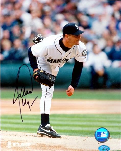 Jamie Moyer autographed 8x10 Photo (Seattle Mariners) Image #2