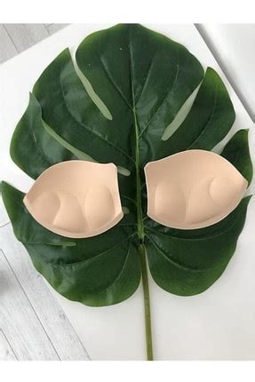 TRENDYOLMİLLA Siyah Üçgen Aksesuarlı Bikini Üstü TBESS BU Fiyatı Yorumları Trendyolmilla