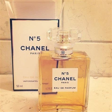 Chanel No 5 The History Of The Legendary Fragrance Some Come And Go