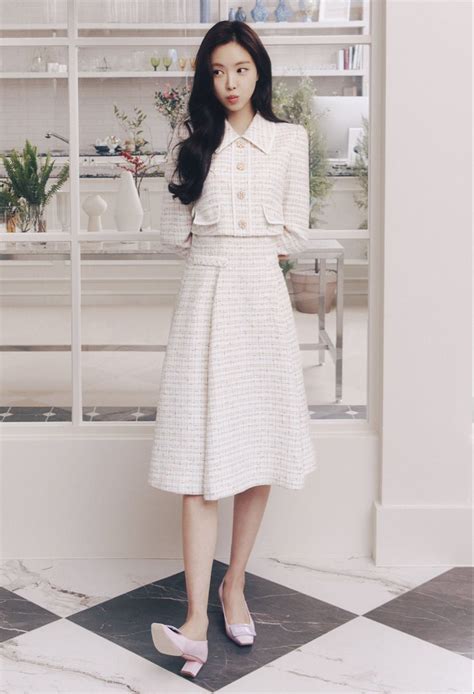 son na eun  celebrity outfits tweed outfits modest fashion