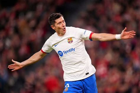 Chicago Fire Boss Speaks Out On Move For Barcelonas Robert Lewandowski