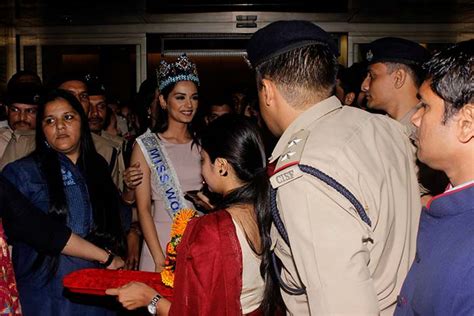 Miss World Manushi Chhillar Returns To India Receives Blockbuster Welcome