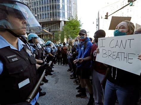 Video Shows Chicago Cops Dragged, Then Protected By Protesters ...