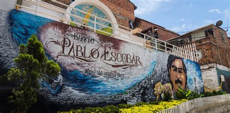 Las imágenes del barrio de Pablo Escobar y su casa de Medellín