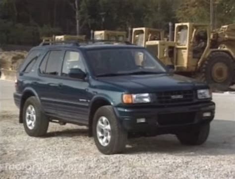 Imcdb Org Isuzu Rodeo Ue In Motorweek