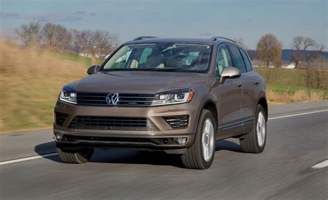 2015 Volkswagen Touareg First Drive Review Car And Driver