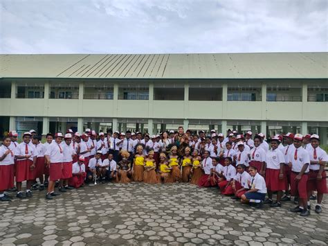 Latih Kemandirian Berbahasa Inggris Satp Kerja Sama Teachcast Pojok