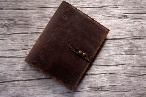 Personalized Leather Portfolio Binder – LeatherNeo