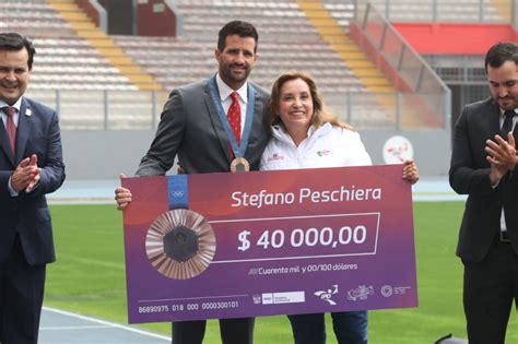 Stefano Peschiera Recibe Laureles Deportivos En Emotiva Ceremonia En El