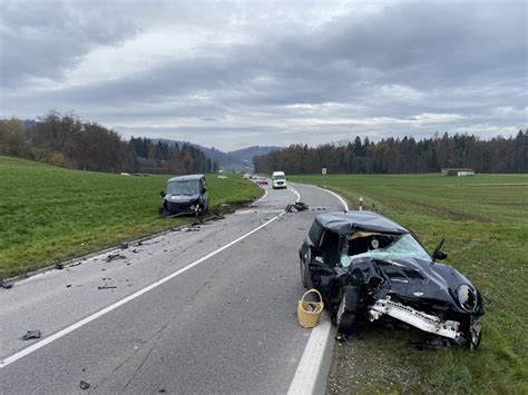 Seon Lenkerin Nach Unfall In Kritischem Zustand Ins Spital Geflogen