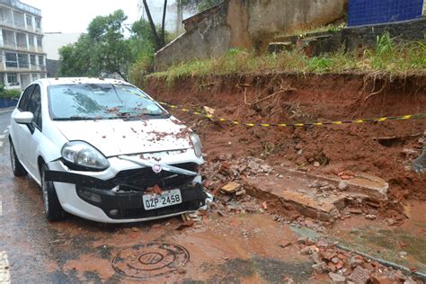 Chuva Forte Permanece Causando Transtornos E Alagamentos Em Salvador