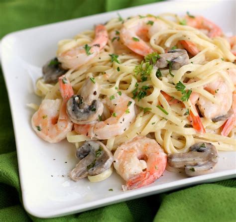 Creamy Shrimp and Mushroom Pasta | RecipeLion.com