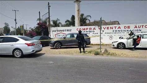 Cateo Y Decomiso De 10 Carros Robados En Un Lote De Venta De Autos Detienen A 5 Sujetos En San