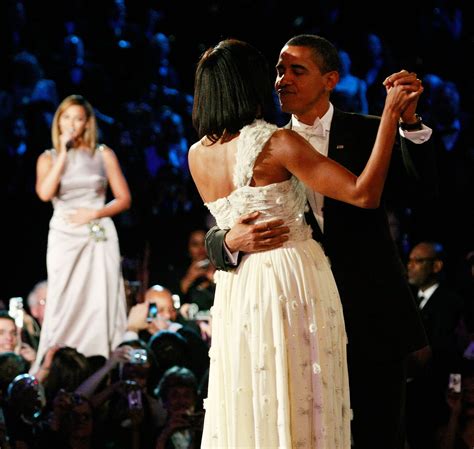 Photos Of President Barack And Michelle Obama At The Inaugural Balls Popsugar Celebrity