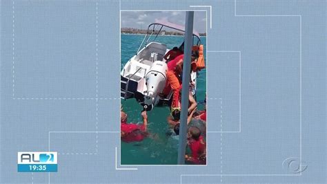 Vídeo Catamarã afunda durante passeio no mar em Maragogi turista