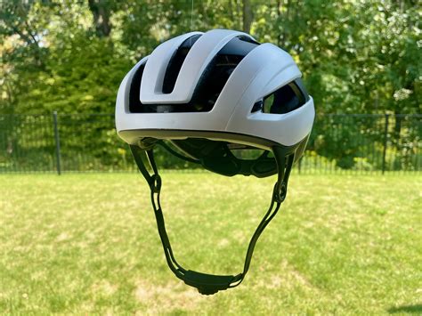 Despite Unique Aesthetics & Additional Weight, Canyons CFR Helmet Is a